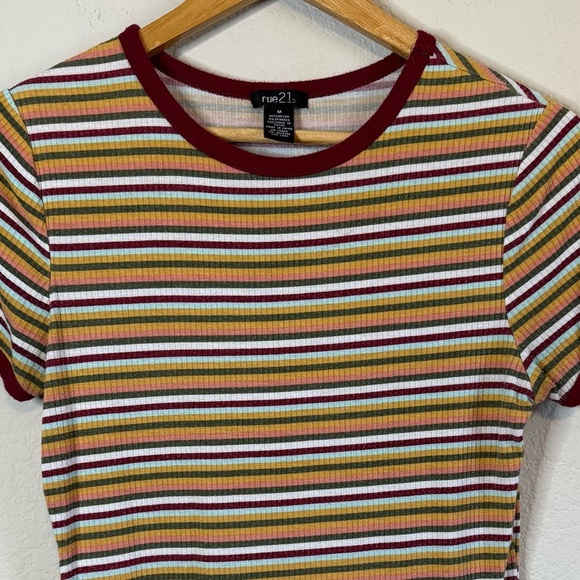 Rue 21 Retro Maroon Stripe Short Sleeve Super Stretchy Y2K Casual Shirt Size MED - Picture 2 of 7